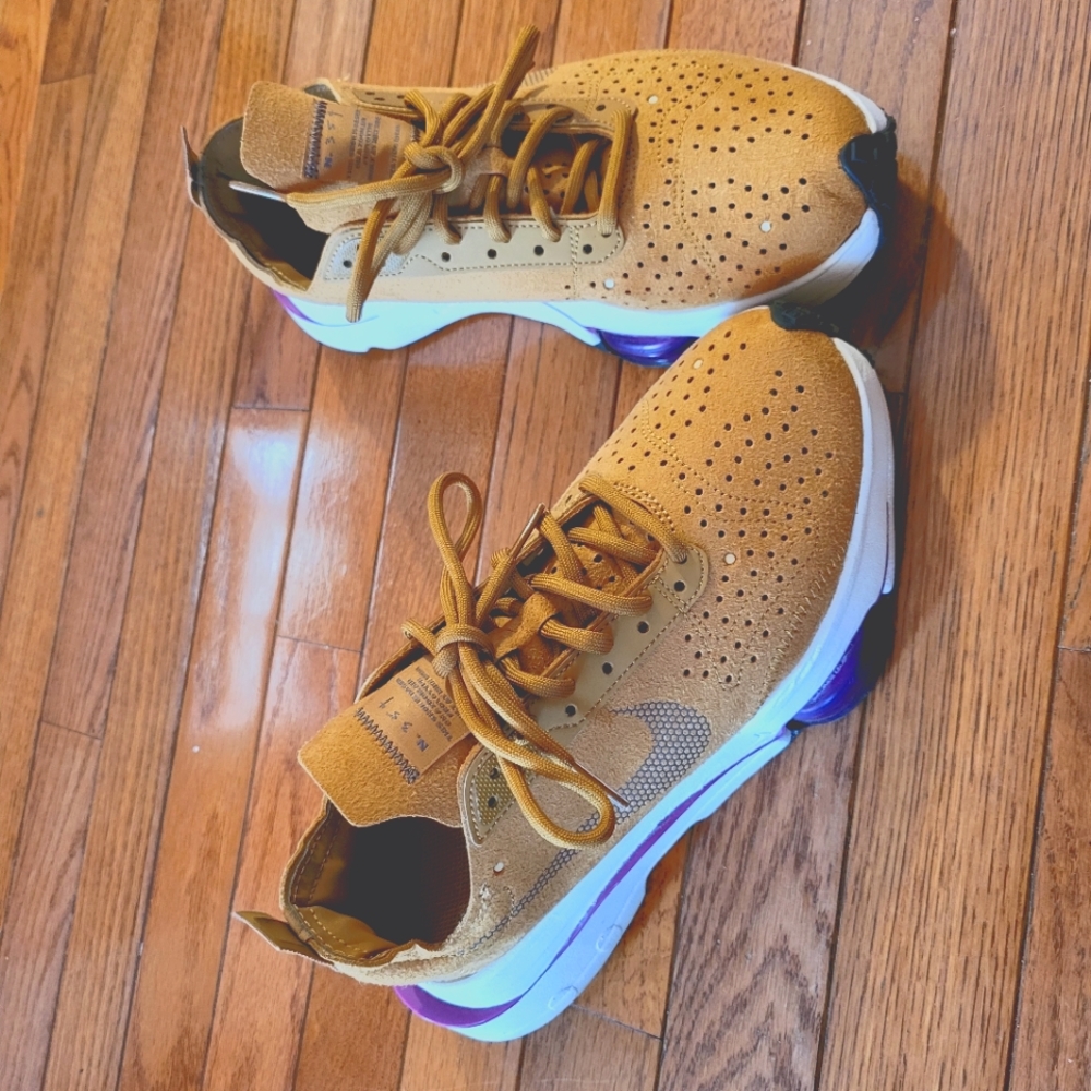 Nike Air Zoom Type size 8